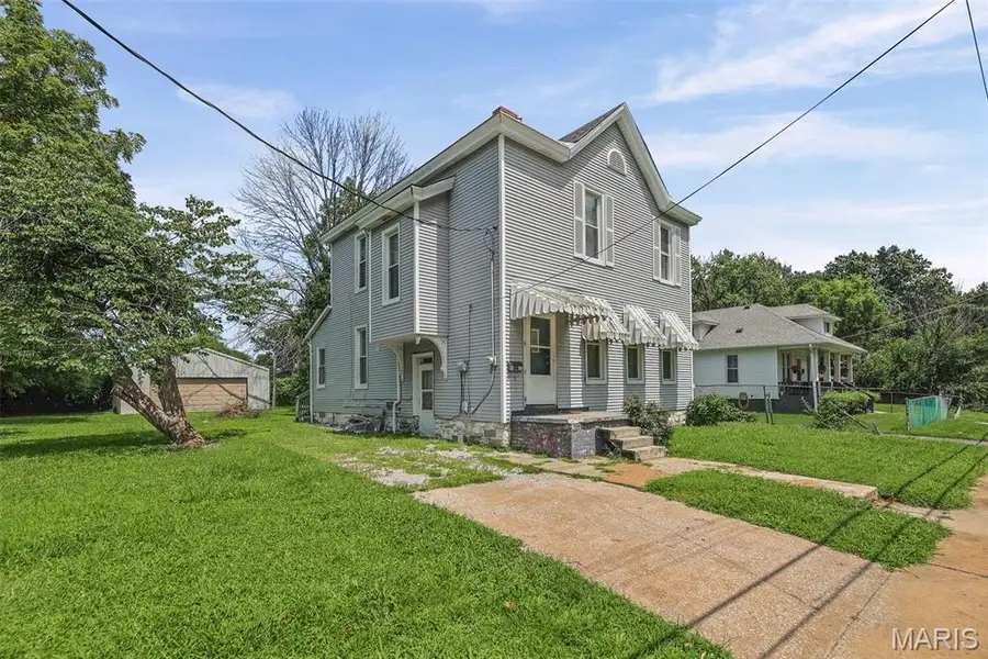 912 Tremont Street, Alton, IL 62002 - #2