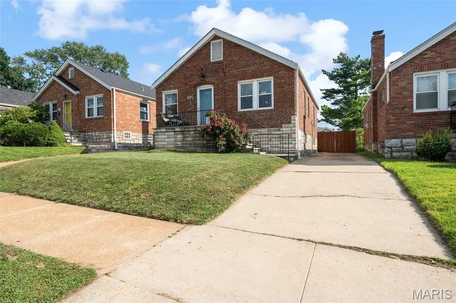 5648 Tholozan Avenue, Saint Louis, MO 63109 - #2
