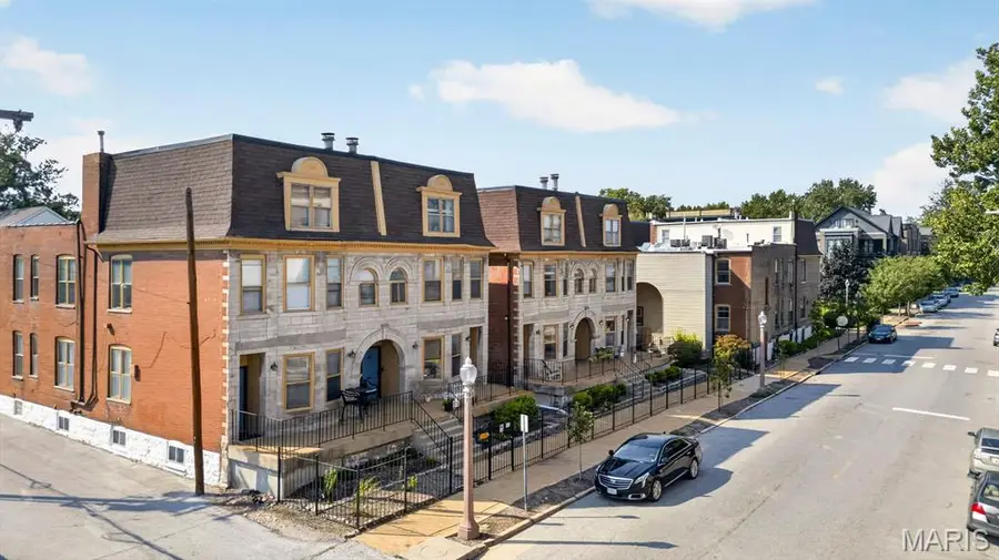 329 N Boyle Avenue #A, Saint Louis, MO 63108 - #3