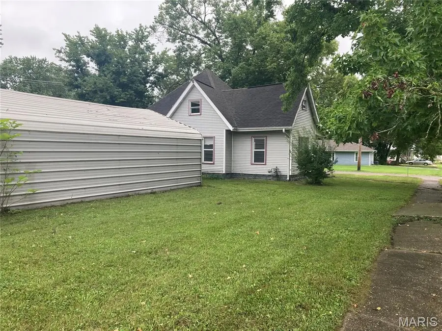 445 E Sedgwick Street, Brookfield, MO 64628 - #3