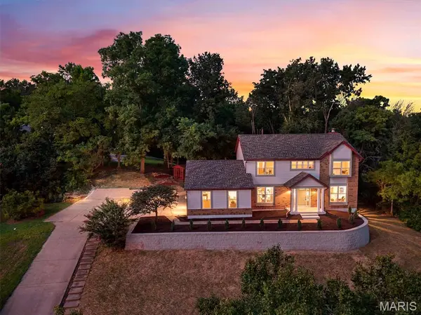 5839 Brookstone Terrace Drive, St Louis, MO 63129