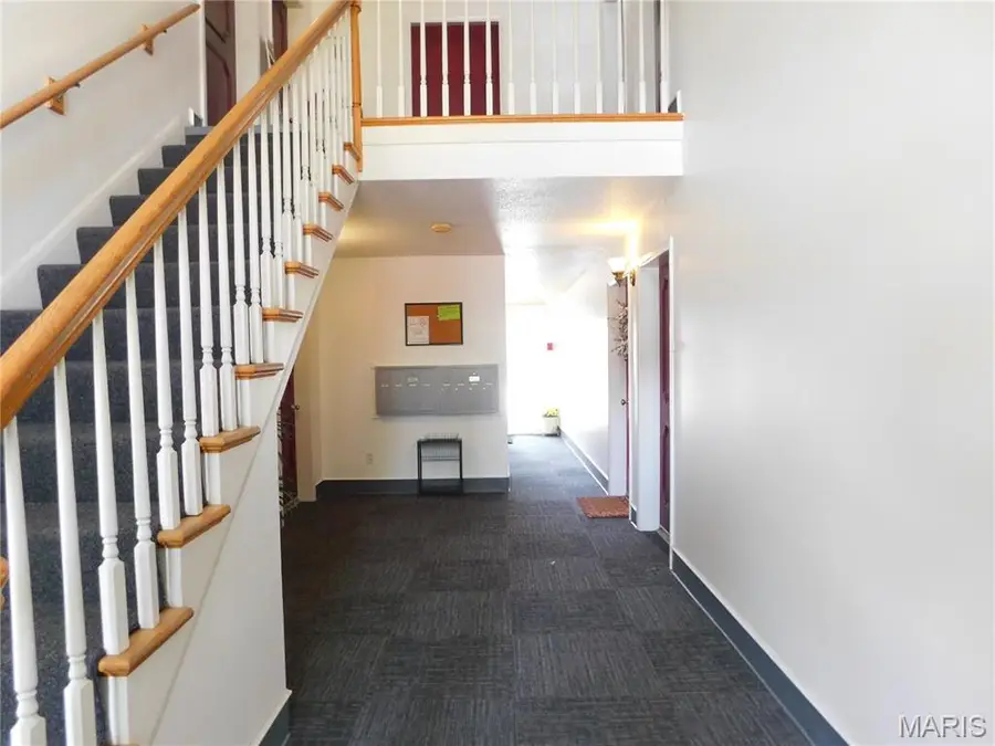 1673 Herault Place #F, Saint Louis, MO 63125 - #2