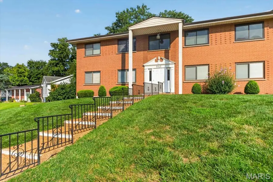 7915 Camelot Lane #2, Saint Louis, MO 63123 - #2