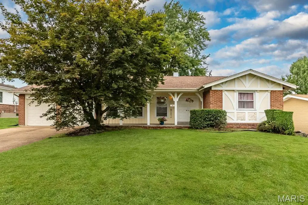 2105 Barcelona Drive, Florissant, MO 63033 - #1