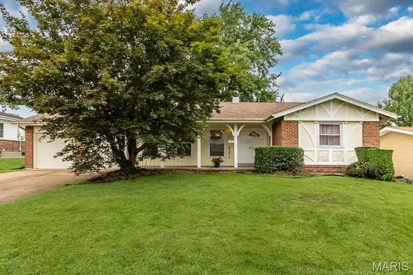 2105 Barcelona Drive, Florissant, MO 63033