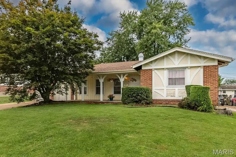 2105 Barcelona Drive, Florissant, MO 63033 - #2