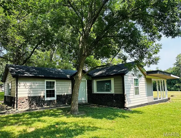 13 S Florida Avenue, Belleville, IL 62221
