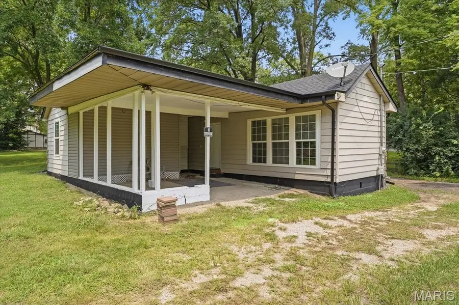 13 S Florida Avenue, Belleville, IL 62221 - #2