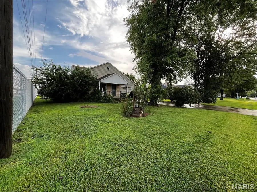 802 Summit St, Butler, MO 64730 - #2