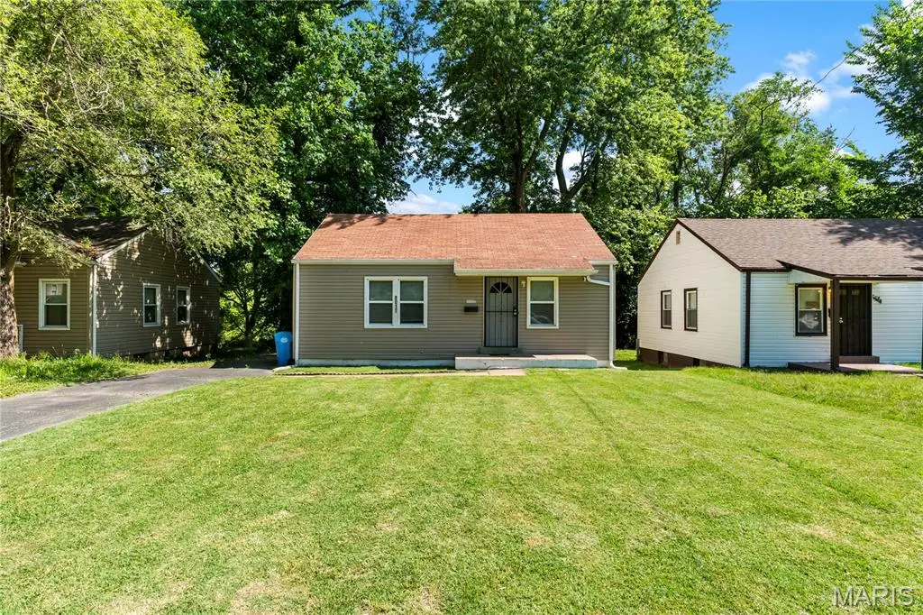 8017 Patterson Drive, Saint Louis, MO 63134 - #1
