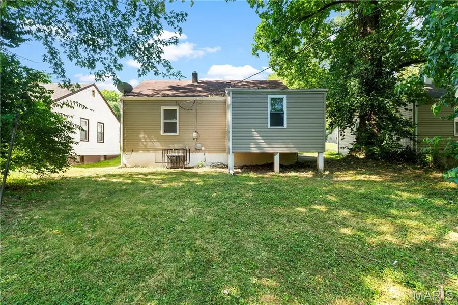 8017 Patterson Drive, Saint Louis, MO 63134 - #2