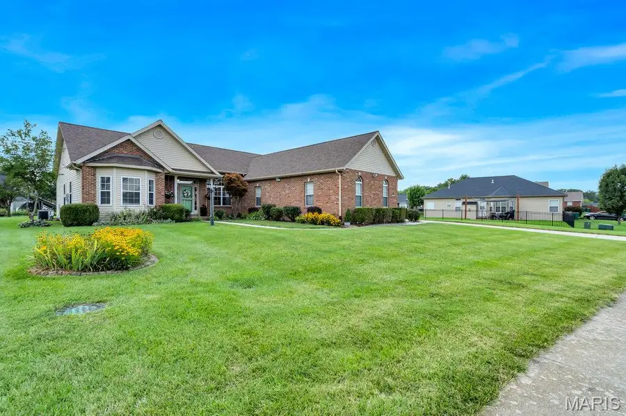 588 Manor Lane, Millstadt, IL 62260 - #3