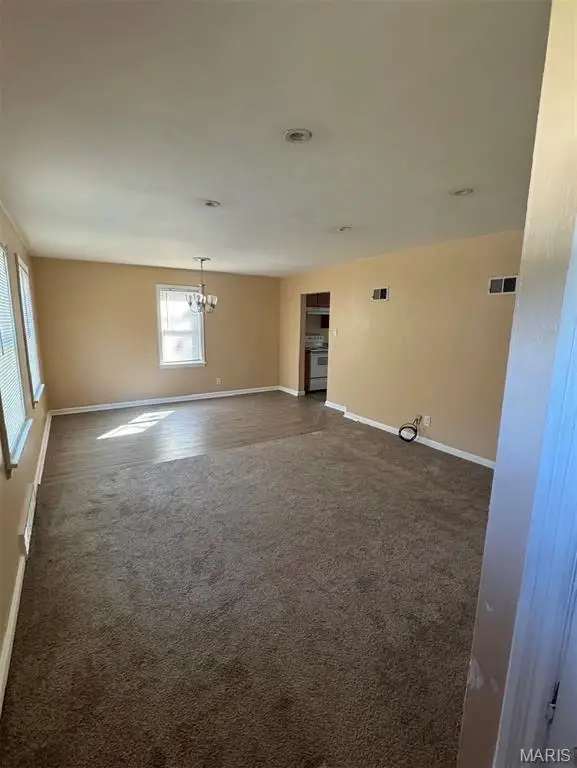 283 S Barat Avenue, Ferguson, MO 63135 - #3