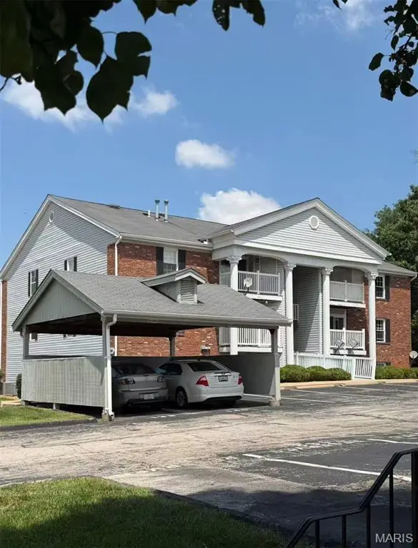 1960 Marine Terrace Drive #H, Maryland Heights, MO 63146