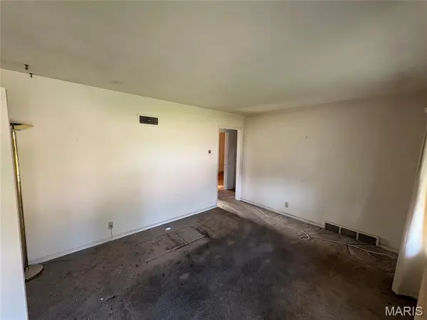 7912 Birkenhead Drive, Affton, MO 63123