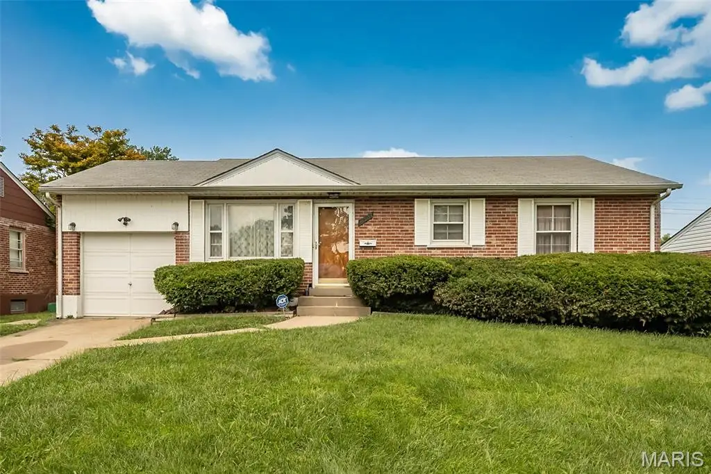 9337 Laramie Drive, Bellefontaine Neighbors, MO 63137 - #1