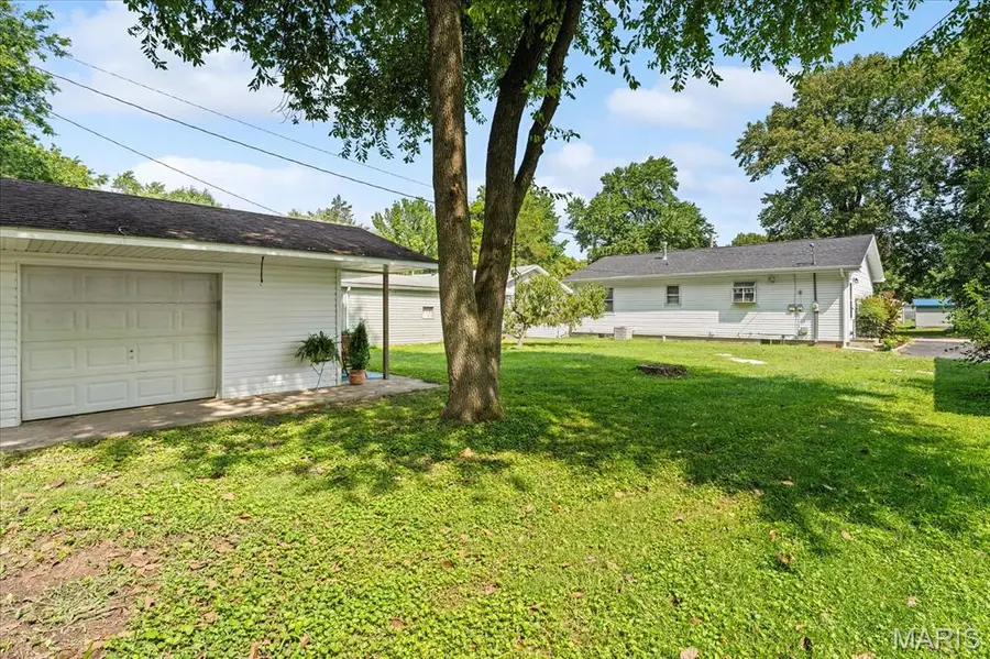 9106 Summit Drive, Fairview Heights, IL 62208 - #2