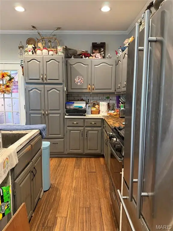 61 E Lorena Avenue, Wood River, IL 62095 - #3