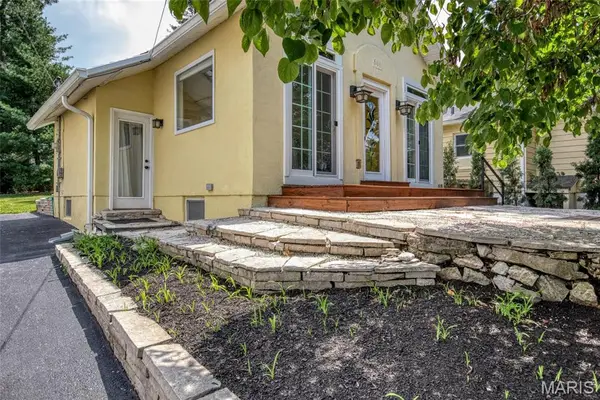 606 Cornelia Avenue, Webster Groves, MO 63119