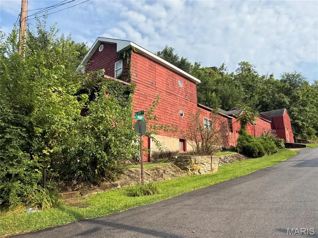 909 Bluff Street, Hannibal, MO 63401 - #1