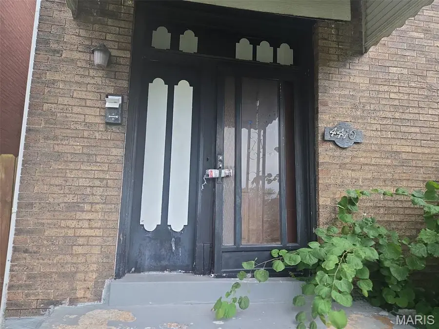 4410 Red Bud Avenue, Saint Louis, MO 63115 - #2