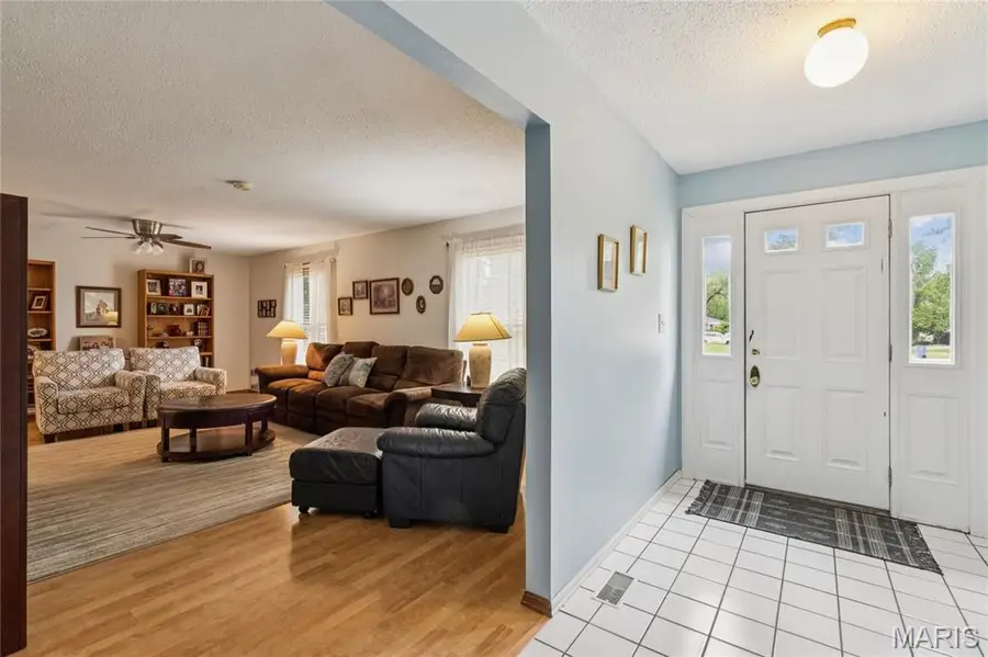2700 Delaware Drive, Florissant, MO 63033 - #2