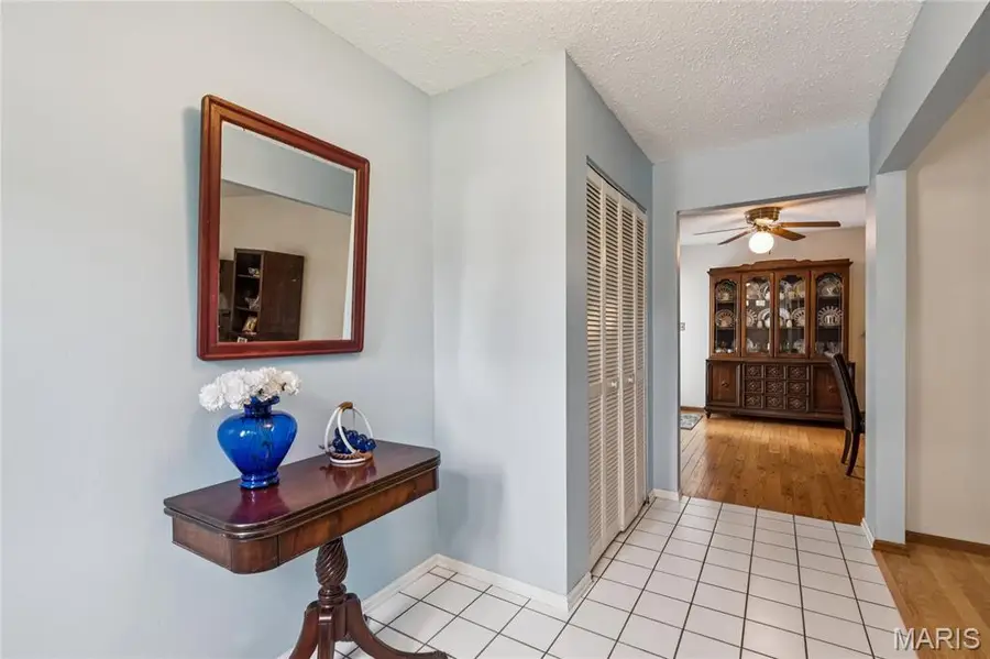 2700 Delaware Drive, Florissant, MO 63033 - #3