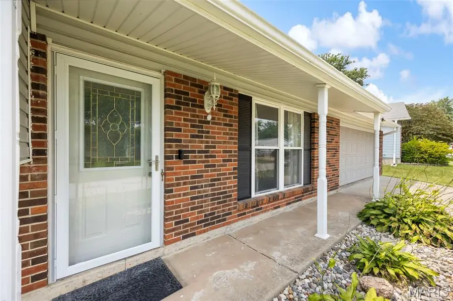 615 Country Lake Drive, Saint Peters, MO 63376 - #3