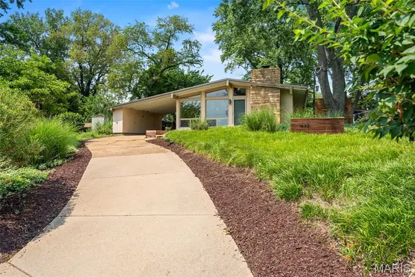 1630 Liggett Drive, St Louis, MO 63126