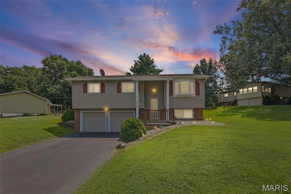 3609 Valley Drive, Godfrey, IL 62035 - #1