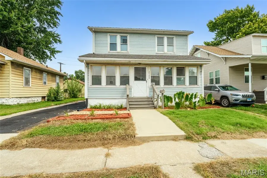 2309 Hodges Avenue, Granite City, IL 62040 - #2