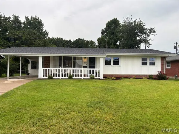 2609 W Adams Street, St Charles, MO 63301