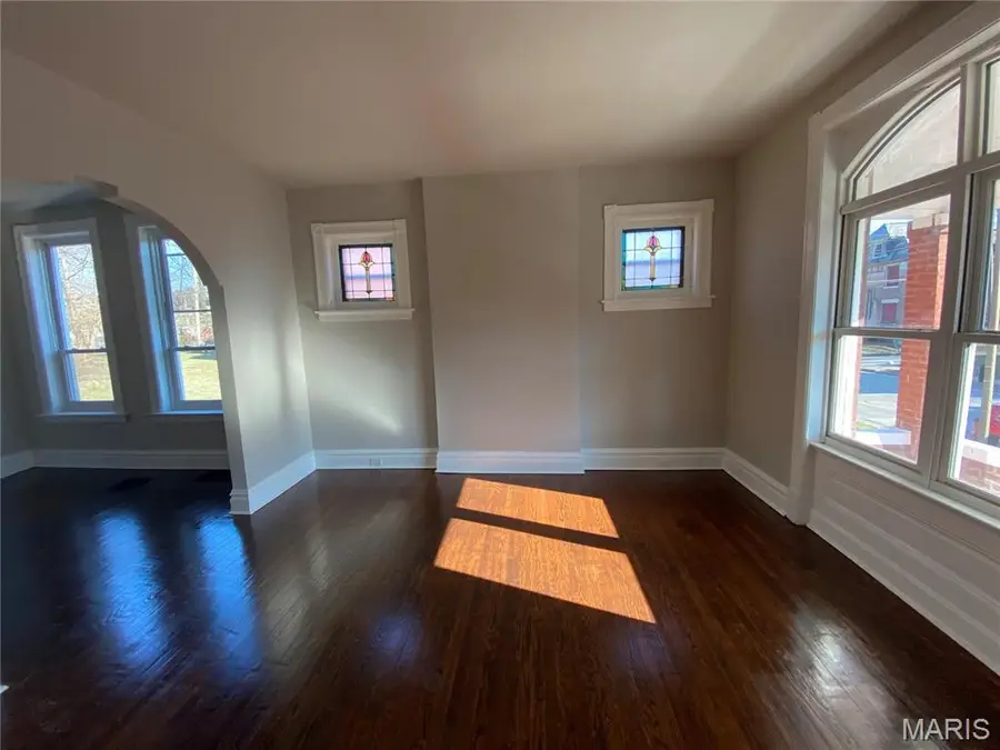 5331 Ridge Avenue, Saint Louis, MO 63112 - #2