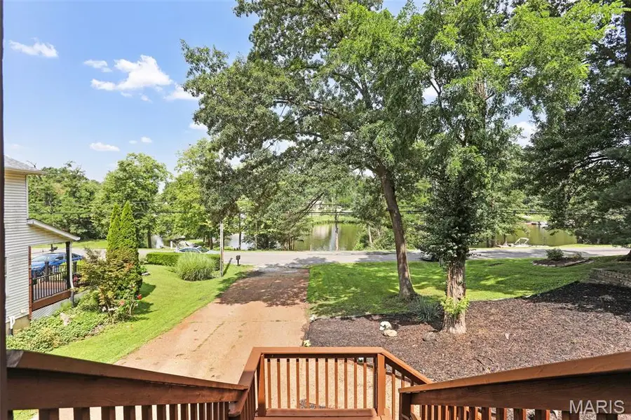 135 W Lake Drive, Edwardsville, IL 62025 - #2