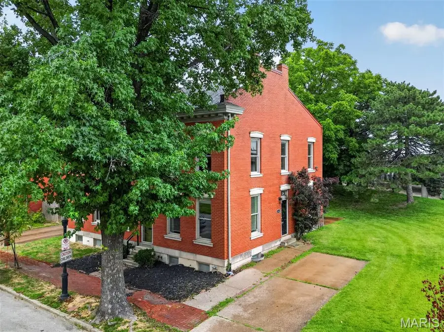 1324 S 9th Street, Saint Louis, MO 63104 - #3
