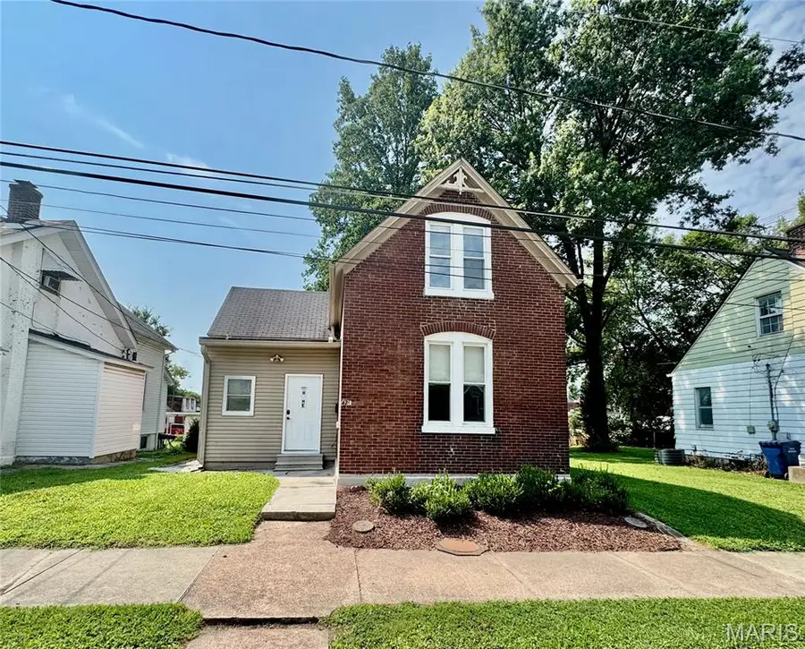 420 E Mckinley Street, Belleville, IL 62220 - #2