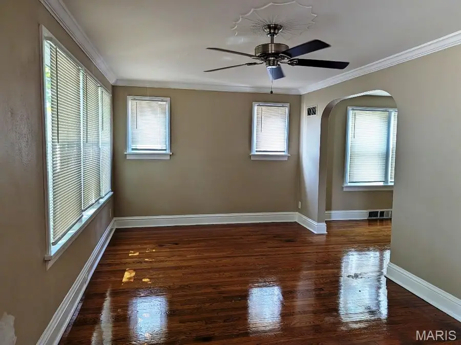 7819 Saint Charles Rock Road, Saint Louis, MO 63114 - #2
