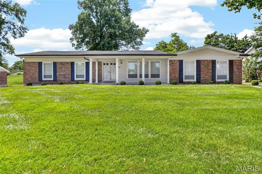408 Algonquin Drive, Ballwin, MO 63011 - #2