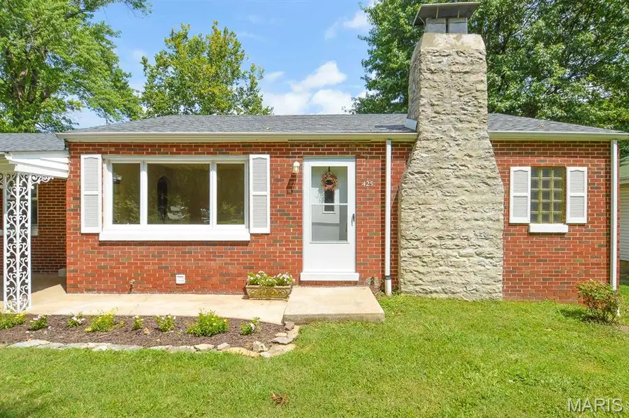 425 S 47th Street, Belleville, IL 62226 - #2