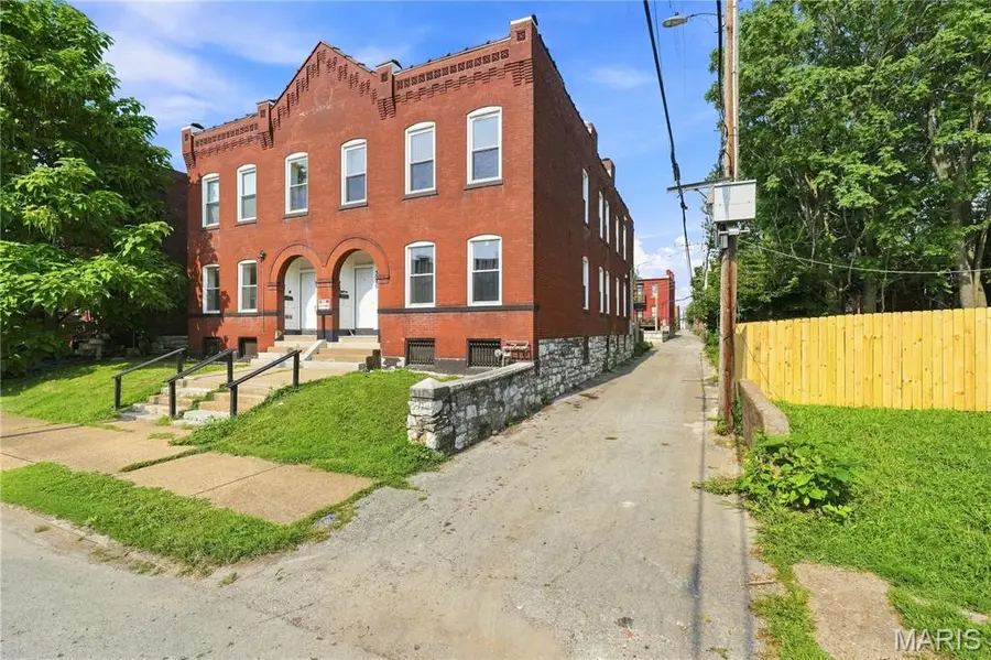 3215 Nebraska Avenue, Saint Louis, MO 63118 - #2