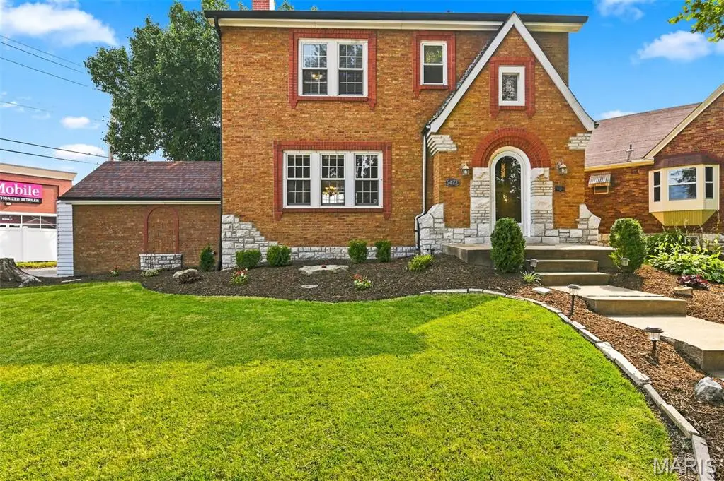 6427 Winona Avenue, Saint Louis, MO 63109 - #1