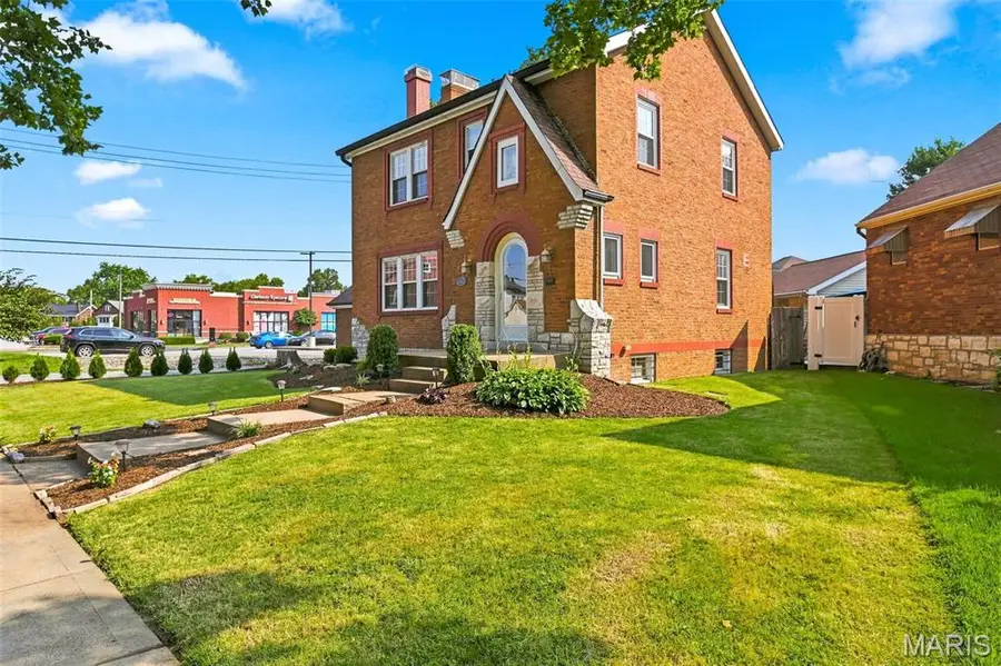6427 Winona Avenue, Saint Louis, MO 63109 - #3