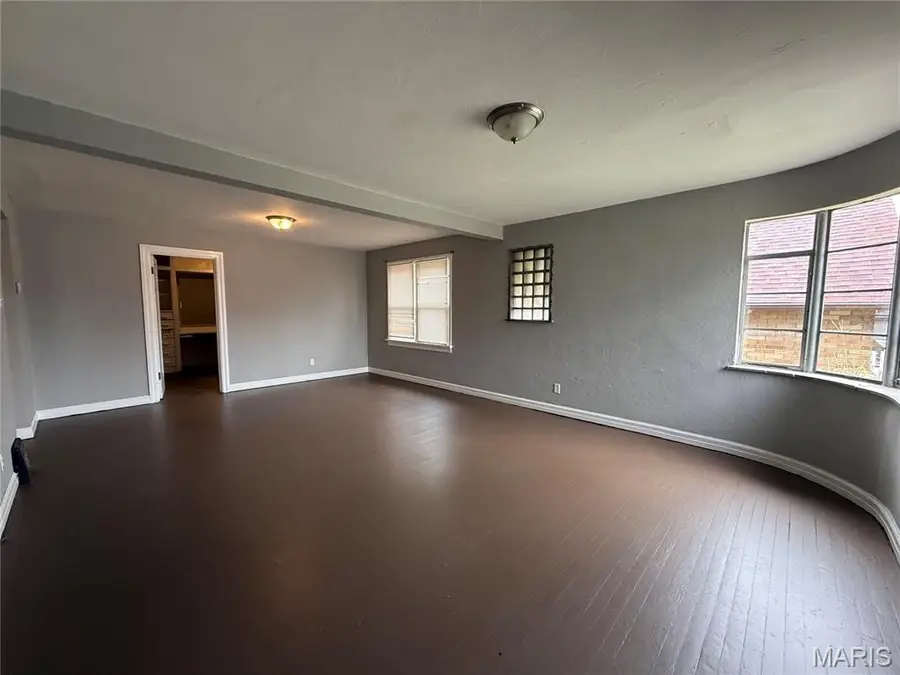 3010 Kemp Drive, Saint Louis, MO 63121 - #3