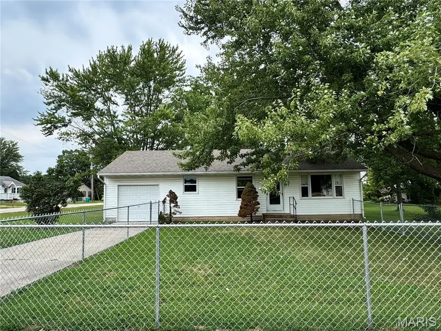 641 S Walnut Street, Gerald, MO 63037 - #2