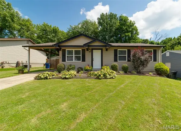 1334 Saint Gregory Lane, St Charles, MO 63304