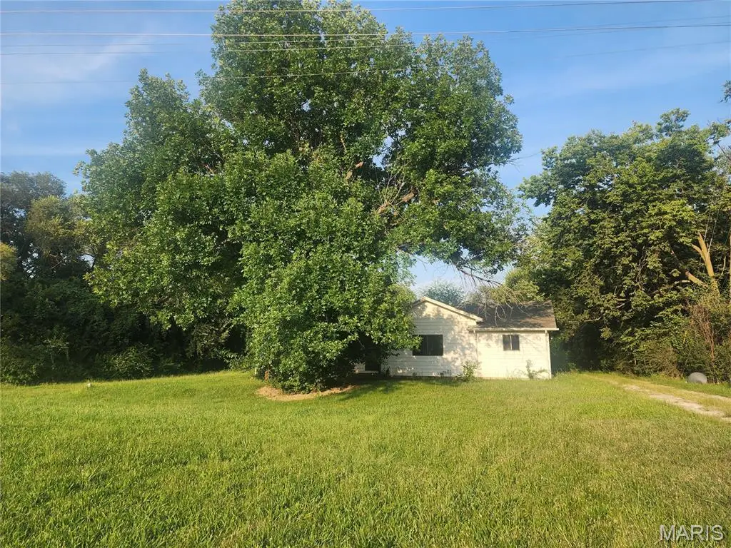 1672 Hillsboro Road, Vandalia, IL 62471 - #1