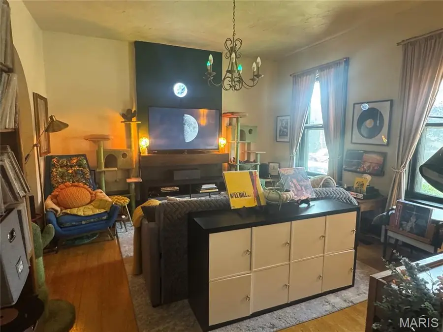 4175 Flad Avenue, Saint Louis, MO 63110 - #2