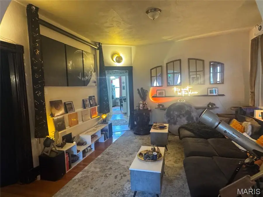 4175 Flad Avenue, Saint Louis, MO 63110 - #3