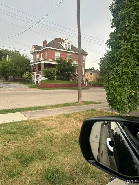 239 N Middle Street, Cape Girardeau, MO 63701 - #1