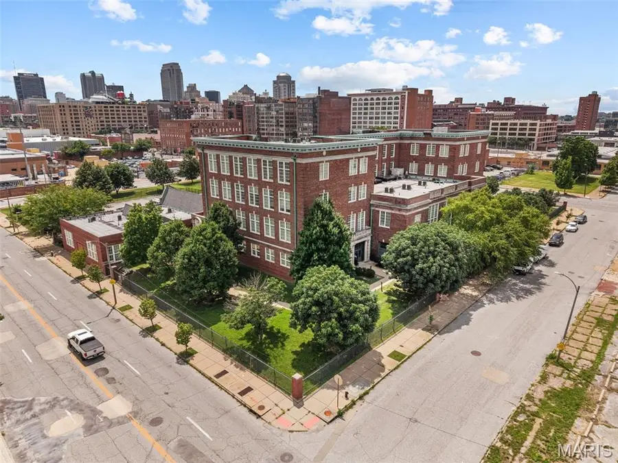 814 N 19th Street, Saint Louis, MO 63106 - #2